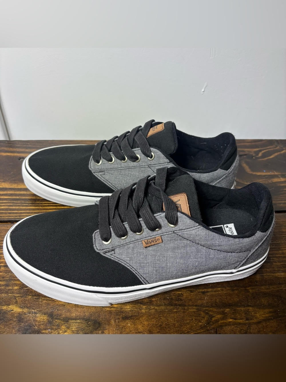 Vans Atwood Deluxe Comfort Sneakers Men’s 10.5 Black Gray